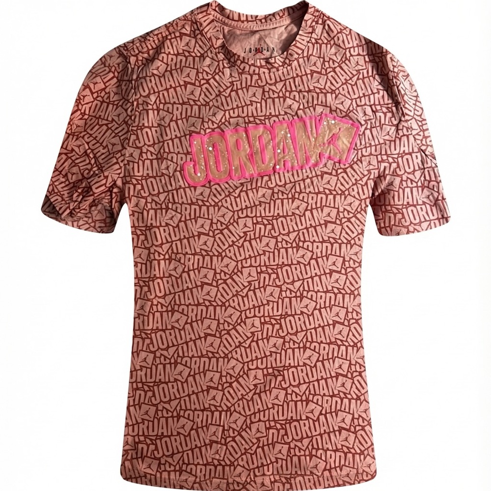 Jordan Graphic AOP Logo Tee in Bordeaux/Pink Paint Splatter Jumpman logo